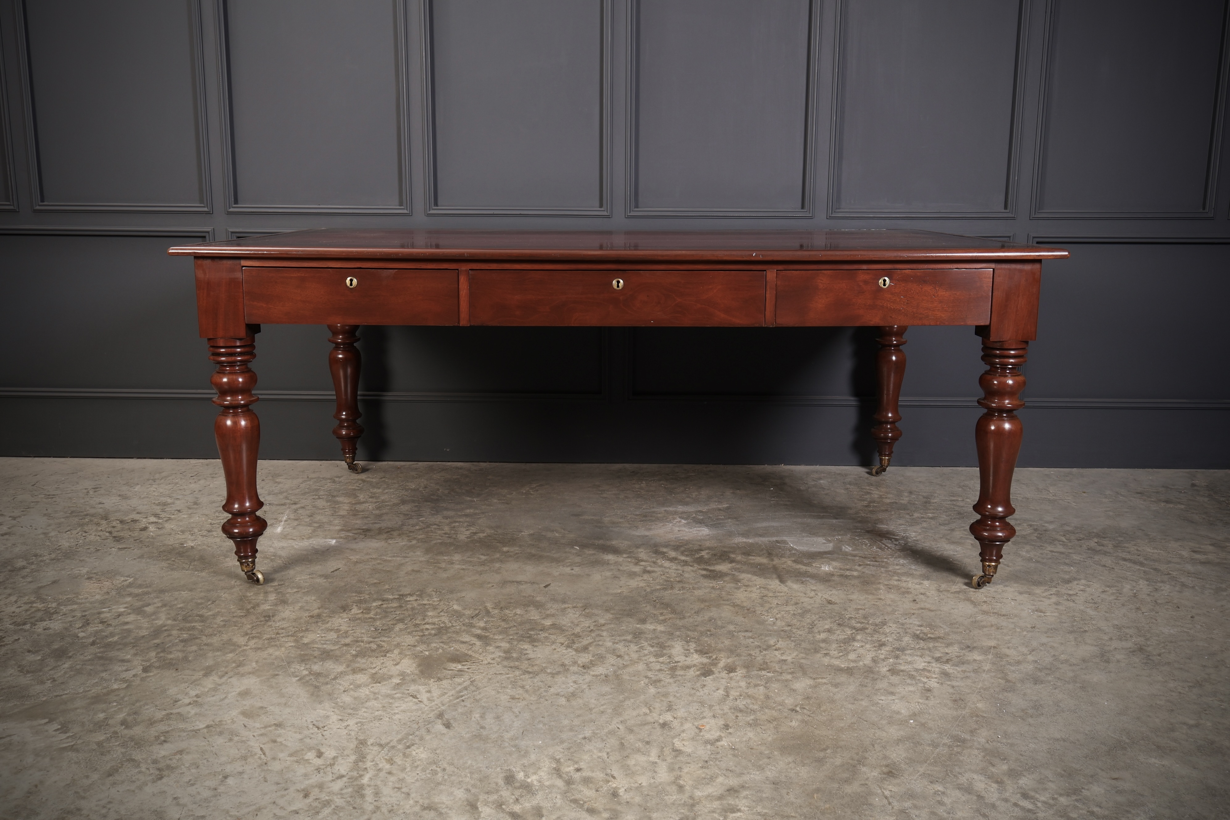 Large Early Victorian Mahogany & Leather Partners Writing Table - Image 4